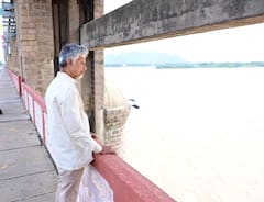 AP CM Chandrababu: ప్రకాశం బ్యారేజ్ వద్ద గోదావరి జలాలను పరిశీలించిన సీఎం చంద్రబాబు, అధికారులకు కీలక సూచనలు