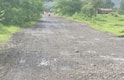 शाळकरी मुलींच्या व्हिडिओचा इम्पॅक्ट; रील व्हायरल होताच तात्पुरता रस्ता झाला, खड्ड्यावर खडी, मुरम पडला
