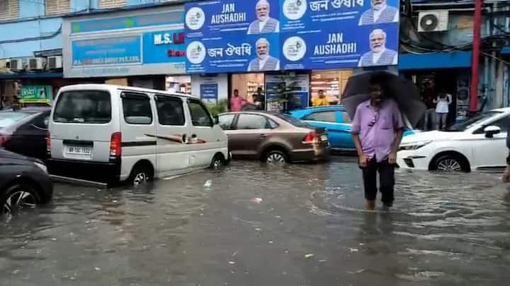 হাওয়া অফিস জানিয়েছে,  মালদা, দুই দিনাজপুরে আজ বজ্রবিদ্যুৎ সহ বর্ষণের পূর্বাভাস রয়েছে।