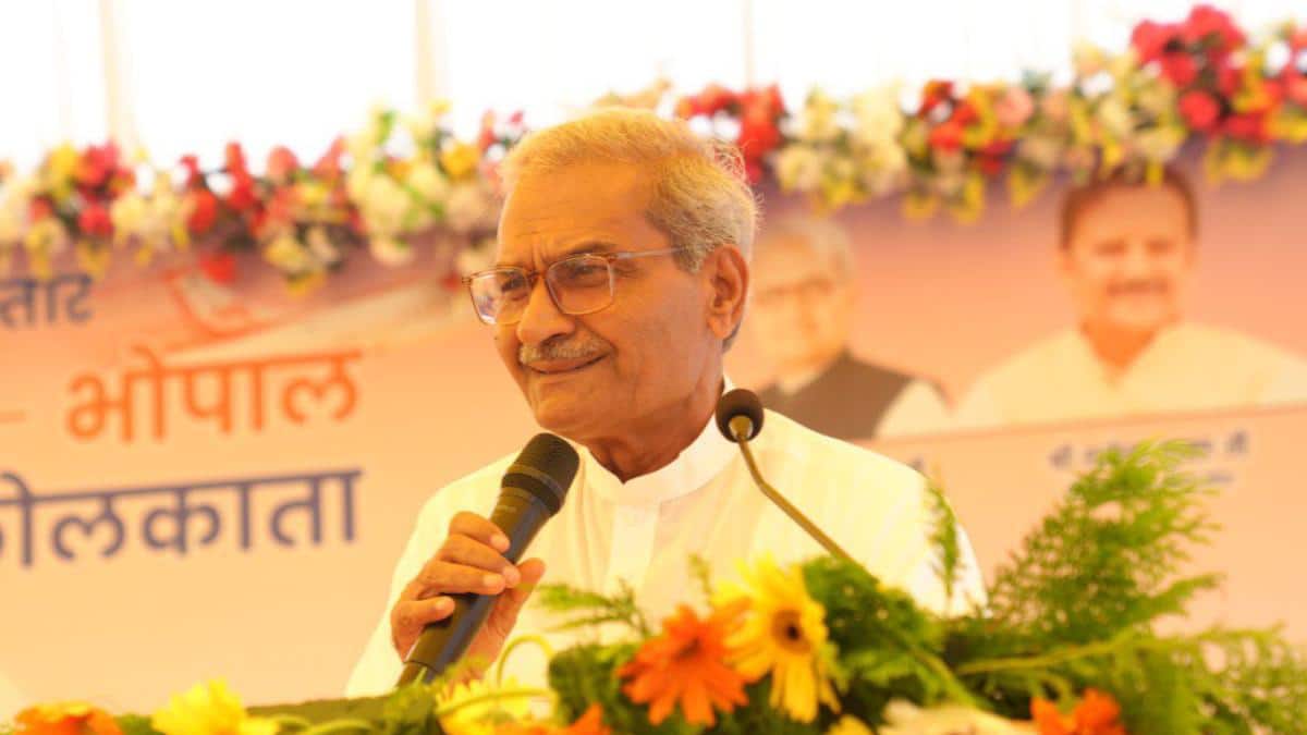 'बाप के यहां से आएगा शुद्ध पेट्रोल', BJP सांसद के बयान पर कांग्रेस बोली- 'जिनके बाप ने…'