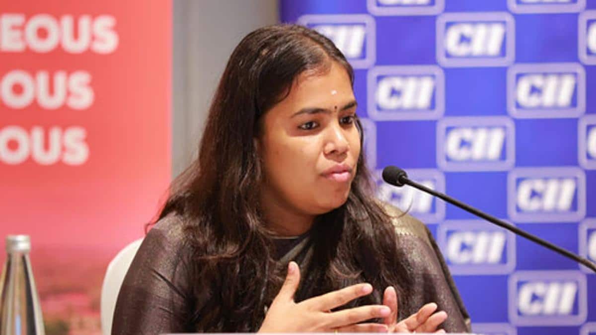 Minister Keerthana: "பல இடங்களில் சிப்காட் பொட்டல்காடாகத்தான் உள்ளது.." திமுக-வை விளாசிய அமைச்சர் கீர்த்தனா
