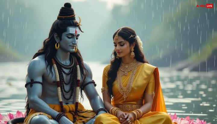 शक्ति के बिना शिव अधूरे माने जाते हैं. ऐसे में माता पार्वत के साथ शिव पूजा का अधिक महत्व बताया गया है. प्रदोष व्रत की शाम महादेव को जल तो माता पार्वती को सुहाग सामग्री अर्पित करें.