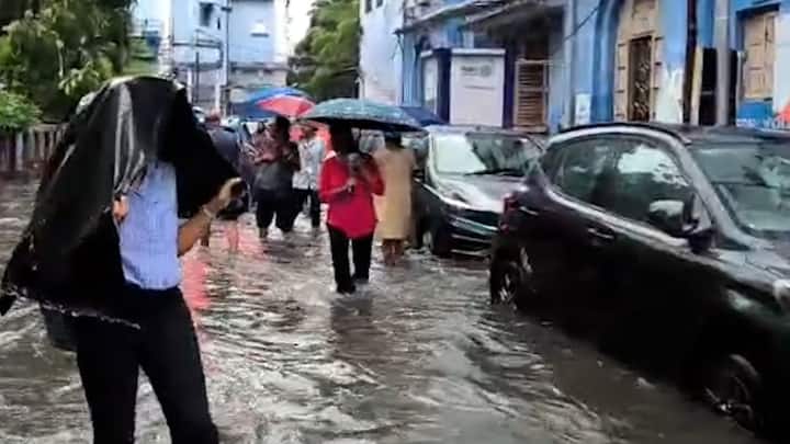 আবহাওয়া দফতর জানয়েছে, দুই মেদিনীপুর, দুই ২৪ পরগনা, ঝাড়গ্রাম, বাঁকুড়া, হাওড়া এবং পুরুলিয়ায় হলুদ সতর্কতা জারি করা হয়েছে। হাওয়া অফিস জানিয়েছে, ৩০ থেকে ৪০ কিমি বেগে বইতে পারে ঝোড়ো হাওয়া।