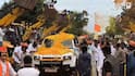 Manoj Jarange Patil Defender Car: मनोज जरांगे पाटील वापरत असलेली ती डिफेंडर कार कोणाची?