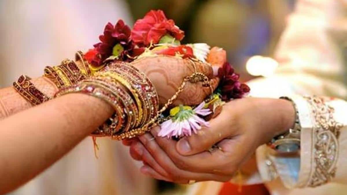 முடியப்போது ஆடி.. தாலி கட்ட ரெடியாகும் புது மாப்பிள்ளைங்க..! ஆவணி முதல் முகூர்த்தத்திற்கு வெயிட்டிங்!