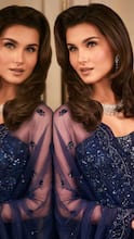 Tara Sutaria look: तारा सुतारियाचा ग्लॅमरस लूक चर्चेत; नेव्ही ब्लू लेहंग्यातला अंदाज पाहून चाहते घायाळ; ‘Toxic’मध्ये उडवणार चाहत्यांची झोप!