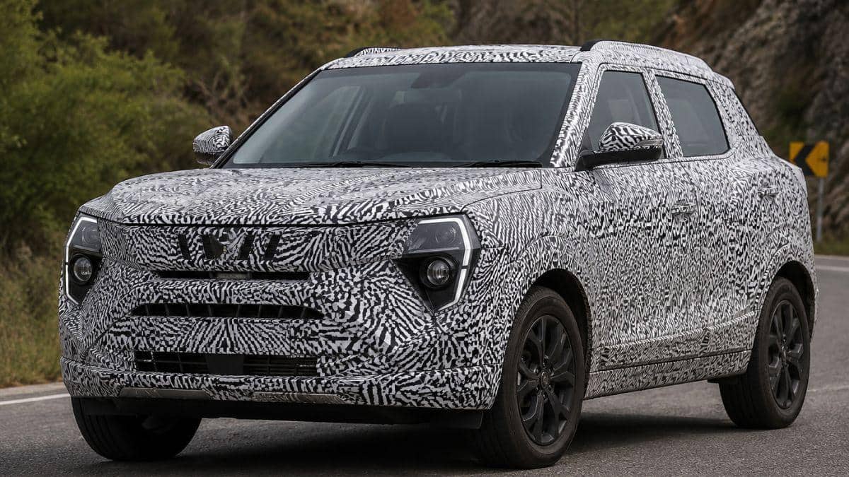Mahindra EV: சூடுபறக்க தயாராகும் மஹிந்த்ராவின் புதிய, பெரிய மின்சார SUV - ட்ரிபிள் ஸ்க்ரீன், ரேஞ்ச் & பல விவரங்கள்