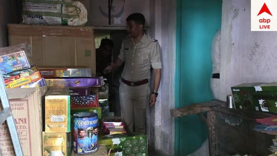 Duttapukur: ১৭০০ কেজি নিষিদ্ধ শব্দবাজি উদ্ধার করল দত্তপুকুর থানার পুলিশ, মিলল বাজি তৈরির বারুদও
