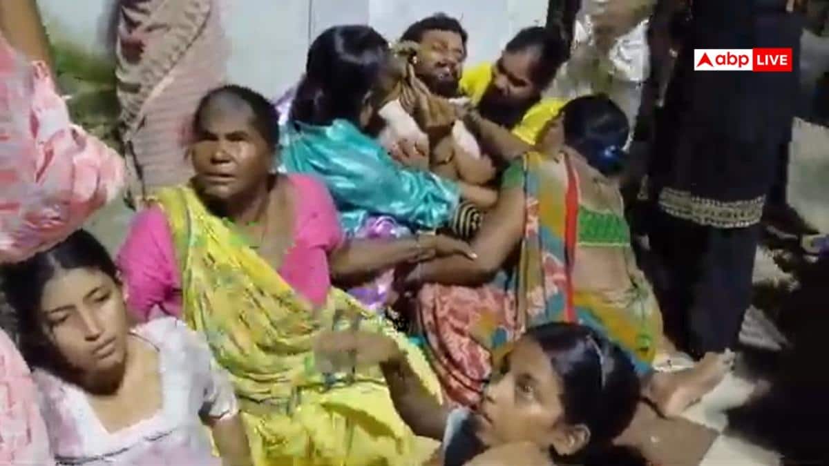 पटना में घर में घुसकर मां-बेटे पर चाकू से हमला, थाने पर शव रख किया प्रदर्शन