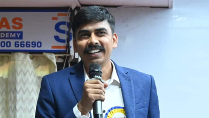 वहीं सीआरपीएफ की ड्यूटी के बीच यूपीएससी की तैयारी करना उनके लिए आसान नहीं था. उन्हें ऑपरेशनल जिम्मेदारियां के कारण लंबे समय तक काम करना पड़ता था. इसके बावजूद राजू ने अपनी तैयारी के लिए एक रूटीन बनाया.