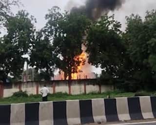 Gandhinagar: કલોલ-માણસા હાઈવે પર ONGC પ્લાન્ટમાં લાગી ભીષણ આગ, દૂર દૂર સુધી દેખાયા ધુમાડાના ગોટેગોટા
