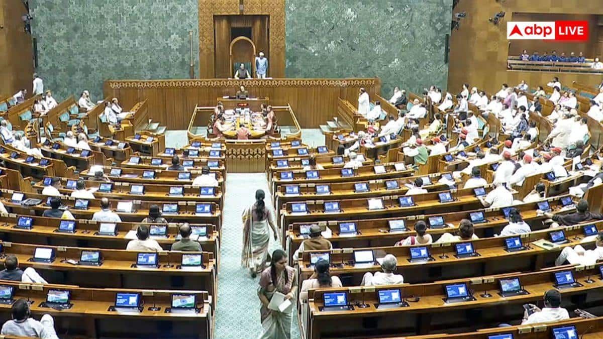 विपक्ष का हंगामा, संसद ठप! लोकसभा में 19%, राज्यसभा में 39% काम के साथ खत्म मानसून सत्र