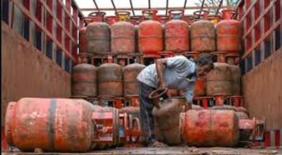 LPG ਉਪਭੋਗਤਾਵਾਂ ਲਈ ਵੱਡੀ ਖ਼ਬਰ! 15 ਅਗਸਤ ਤੋਂ ਬਾਅਦ ਸਿਲੰਡਰ ਲਈ ਦੇਣੇ ਪੈ ਸਕਦੇ ਹਨ 1800 ਰੁਪਏ