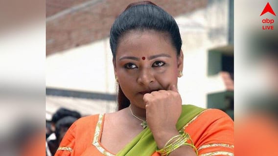 Excessive Mobile Phone Use: ফোনে মুখ গুঁজে থাকার চরম মাশুল গুনতে হল, ঘাড়ে অস্ত্রোপচার অ্যাডাল্ট ছবির নায়িকার, একধাক্কায় কয়েক লক্ষ টাকা খসল