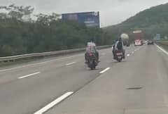 Pune Mumbai Expressway: बंदी असूनही पुणे-मुंबई एक्स्प्रेस वेवर दुचाकीस्वारांची मस्ती; स्वतःसह इतरांचाही जीव धोक्यात, PHOTO