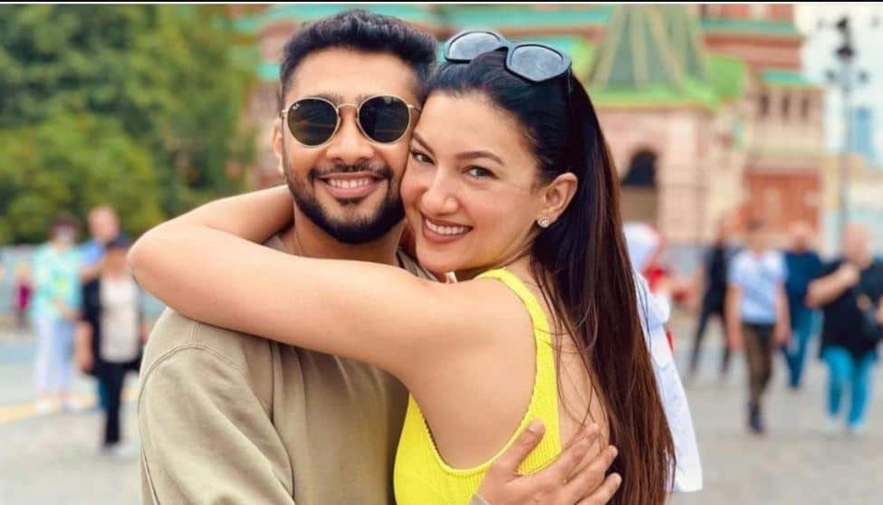 मेरे अंडरआर्म्स सूंघते हैं और...', पति की इस हरकत से परेशान हैं बॉलीवुड एक्ट्रेस!
