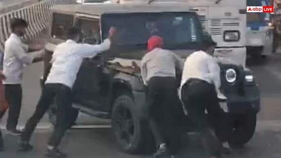 देहरादून में मेडिकल छात्राओं से छेड़छाड़ का आरोप, 10 KM तक बस का पीछा; ड्राइवर से मारपीट देहरादून में मेडिकल छात्राओं से छेड़छाड़ का आरोप, 10 KM तक बस का पीछा; ड्राइवर से मारपीट