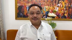 'যেখানে সেখানে গেরুয়ার ব্যবহার করা যায় না...', অ্যাকাডেমির 'রংবদল', কী বলছেন শমীক ভট্টাচার্য