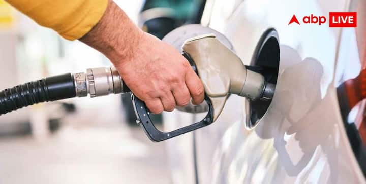 अगर आप रोज लंबी दूरी तय करते हैं और आसपास CNG स्टेशन है, तो CNG कार किफायती ऑप्शन हो सकती है. अगर आपको शहर और हाईवे दोनों जगह कार चलानी है और पेट्रोल के साथ इलेक्ट्रिक मोटर का फायदा चाहिए, तो Hybrid बेहतर ऑप्शन हो सकती है. वहीं, अगर आपका ज्यादातर सफर शहर के अंदर और कम दूरी का है साथ ही चार्जिंग की सुविधा उपलब्ध है, तो EV की रनिंग कॉस्ट सबसे कम पड़ सकती है.