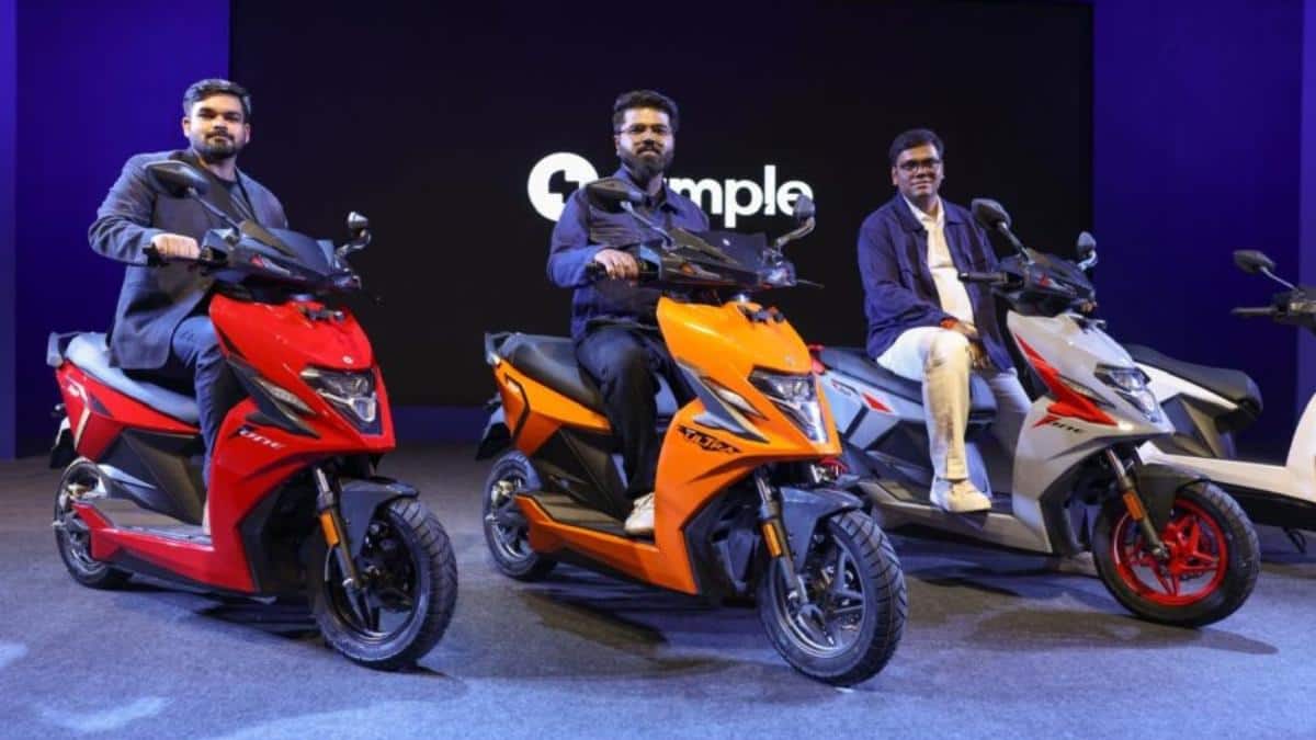 ஒரே சார்ஜில் 300 கி.மீட்டருக்கு மேல் மைலேஜ்! இந்த 3 இ ஸ்கூட்டர்கள் மட்டும்தான் இதுல கெத்து - என்னென்ன?