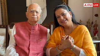 बीजेपी के दिग्गज नेता लालकृष्ण आडवाणी ने फहराया तिरंगा, 80वें स्वतंत्रता दिवस की दी बधाई