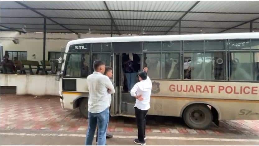 સુરતમાં હાઈપ્રોફાઈલ દારૂ પાર્ટીનો પર્દાફાશ