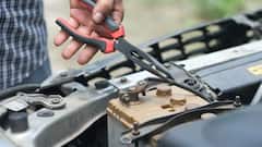 Car Battery Draining: बार-बार डाउन हो रही कार की बैटरी? ये चीजें करें चेक
