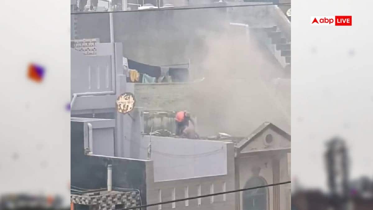 कोंडली में पतंगबाजी में झुलसा किशोर, हाईटेंशन तार से टकराया मांझा