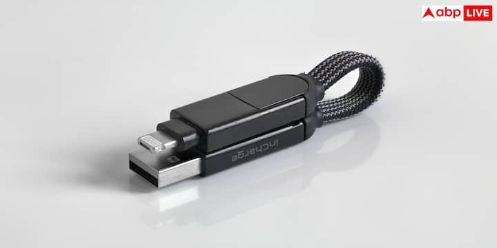 अब इन दोनों के बीच के अंतर की बात करें तो USB-C साइज और कनेक्टर को बताता है, वहीं, USB4 अंदर इस्तेमाल होने वाली टेक्नोलॉजी और डेटा ट्रांसफर पावर को बताता है. जैसे किसी लैपटॉप में USB-C पोर्ट होगा लेकिन वो काम पुराने USB स्टैंडर्ड पर करेगा. वहीं, USB4 सपोर्ट वाला USB-C पोर्ट काफी तेज डेटा ट्रांसफर स्पीड को सपोर्ट करेगा.