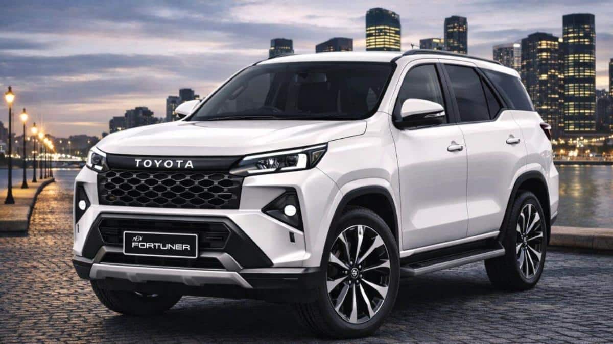 Glanza Facelift முதல் New-Gen Fortuner வரை.. ஜம்முனு இறங்கப்போகும் Toyotaவின் 5 அசுர கார்கள் - என்னென்?