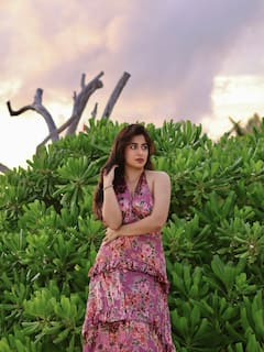 Nikita Sharma Photo: નિકિતા શર્માનો ગ્લેમરસ અવતાર, પિંક ફ્લોરલ ડ્રેસમાં આપ્યા સિઝલિંગ પોઝ, ચાહકો થયા ઘાયલ
