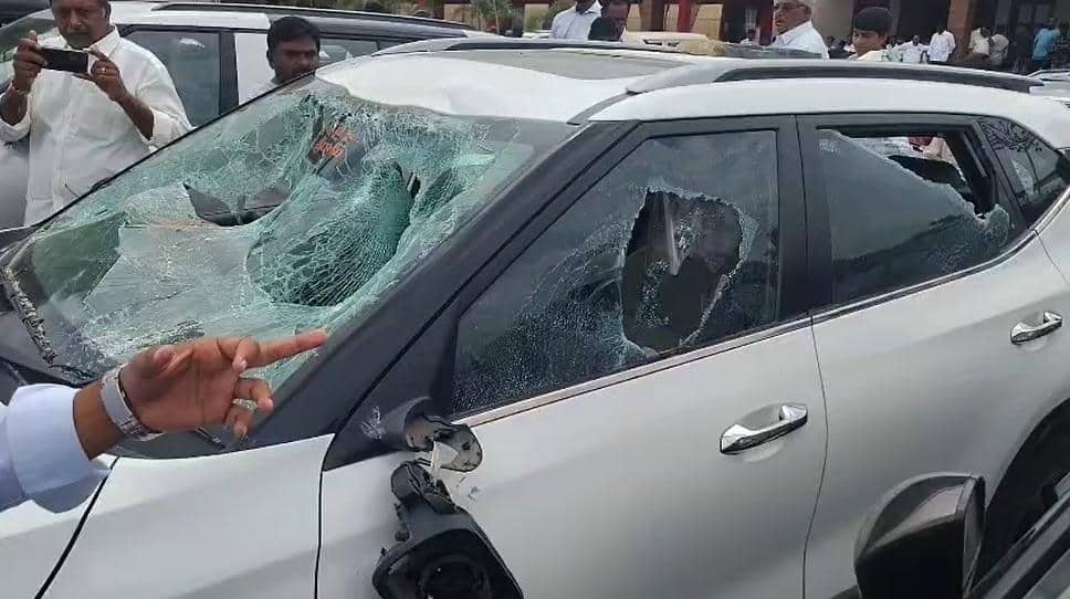 Tadipatri High Tension: తాడిపత్రిలో ఉద్రిక్తత.. రేవంత్ రెడ్డి అనుచరుడి వాహనాలు ధ్వంసం చేయడంతో టెన్షన్ టెన్షన్ !