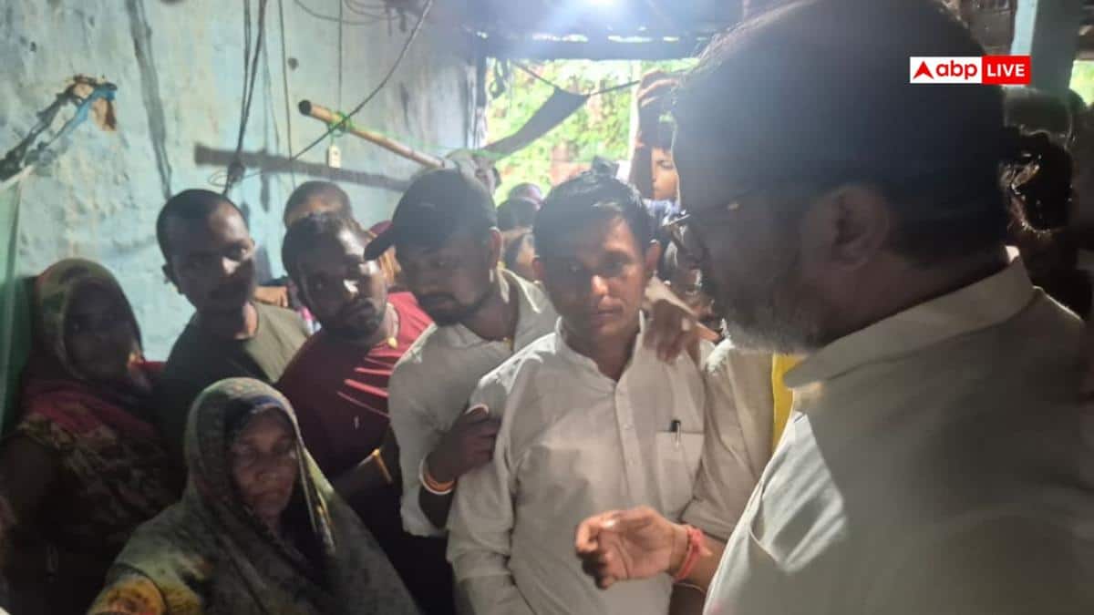 रौशन यादव के परिवार से मिले प्रशांत किशोर, जेल में हुई थी मौत
