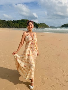 Madalsa Sharma Photo: થાઈલેન્ડમાં દરિયા કિનારે મદાલસા શર્માએ આપ્યા ગ્લેમરસ પોઝ