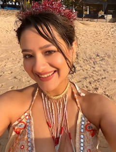 Madalsa Sharma Photo: થાઈલેન્ડમાં દરિયા કિનારે મદાલસા શર્માએ આપ્યા ગ્લેમરસ પોઝ