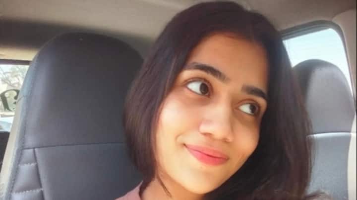 उन्होंने सीडीएस जैसी परीक्षाएं भी दी थी, इससे उन्हें यूपीएससी के अलग-अलग परीक्षाओं में पूछे जाने वाले सवालों और उनके पैटर्न की को समझने का एक्सपीरियंस मिला. वहीं सीएसई की तैयारी से मिले जनरल स्टडीज, इतिहास और राजनीति विज्ञान की मजबूत आधार का फायदा भी उन्हें सीएपीएफ की तैयारी में मिला.