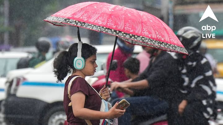 আগামীকাল, মঙ্গলবার পর্যন্ত মৎস্যজীবীদের সমুদ্রে যেতে নিষেধাজ্ঞা রয়েছে। উত্তর বঙ্গোপসাগর উত্তাল থাকবে।