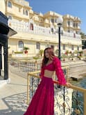 Karishma Sharma Photo: પિંક લેહેંગામાં કરિશ્મા શર્માનો સિઝલિંગ લુક, સોશિયલ મીડિયા પર તસવીરો વાયરલ