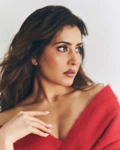 Raashii Khanna: రాశీ ఖన్నా టాప్ చూశారా? టవల్ చుట్టిందా? ఆ స్టయిలే అంతా?