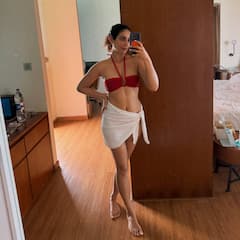 Aakanksha Singh: బికినీలో 'దేవ్‌దాస్' బ్యూటీ... బీచ్‌లో గ్లామర్ ట్రీట్