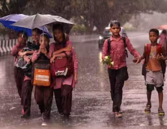 School Closed :  ਬੱਚਿਆਂ ਨੂੰ ਸਕੂਲ ਭੇਜਣ ਤੋਂ ਪਹਿਲਾਂ ਪੜ੍ਹੋ ਇਹ ਖ਼ਬਰ ! ਇਨ੍ਹਾਂ ਜ਼ਿਲ੍ਹਿਆਂ ’ਚ ਭਾਰੀ ਮੀਂਹ ਕਰਕੇ ਛੁੱਟੀ