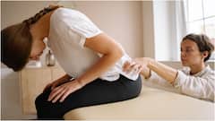 Back Pain After 40 in Women : 40 ఏళ్ల తర్వాత మహిళల్లో నడుము నొప్పి ఎందుకు పెరుగుతుంది.. ఈ నివారణ చిట్కాలు ట్రై చేయండి