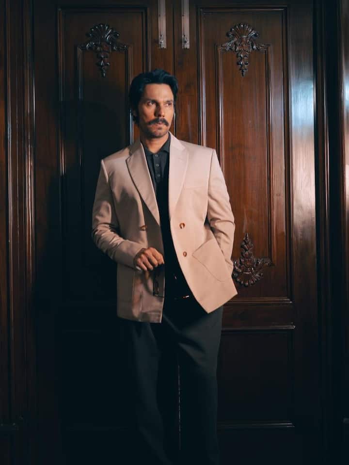 एक्टर के पास रेंज रोवर ऑटोबायोग्राफी, मर्सिडीज बेंज GL 350 CDI, और मॉडिफाइड जीप जैसी कई लग्जरी गाड़ियां भी हैं.
