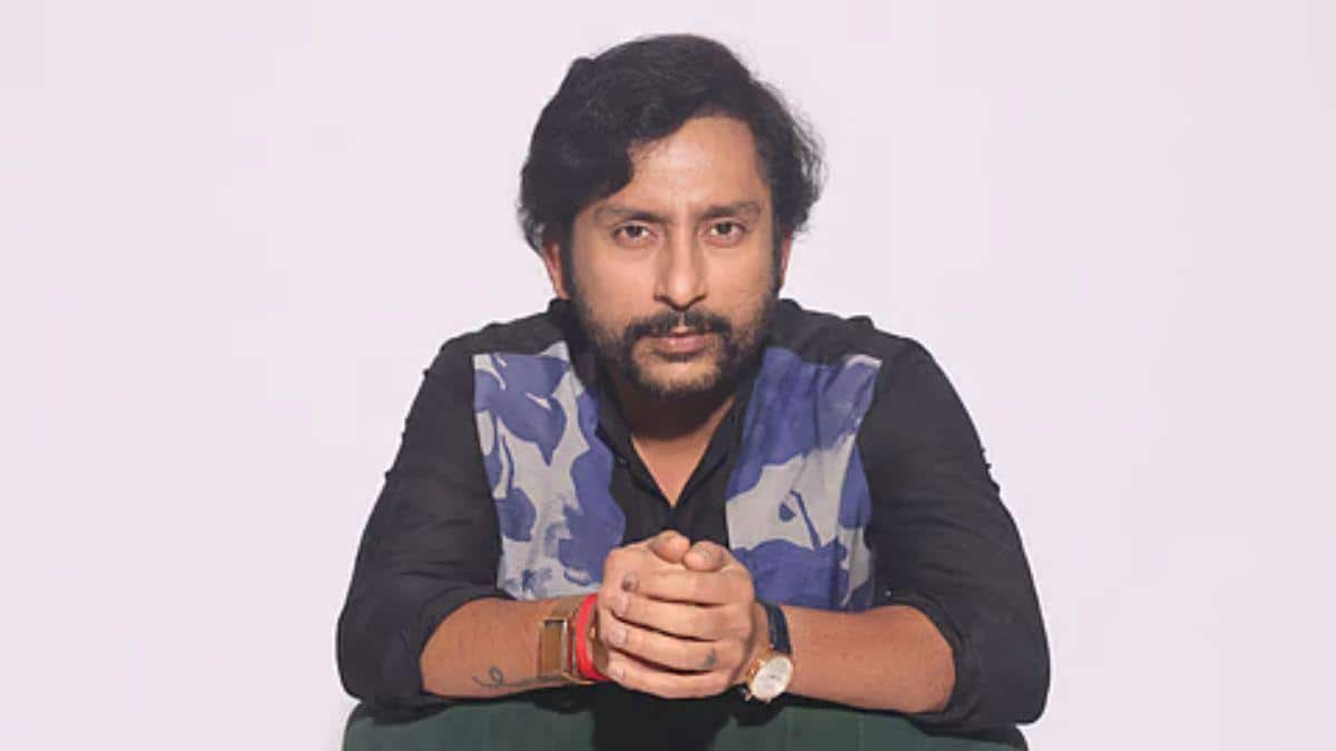 நடிப்பிற்கு திரும்பும் கருப்பு இயக்குநர் ஆர் ஜே பாலாஜி !
