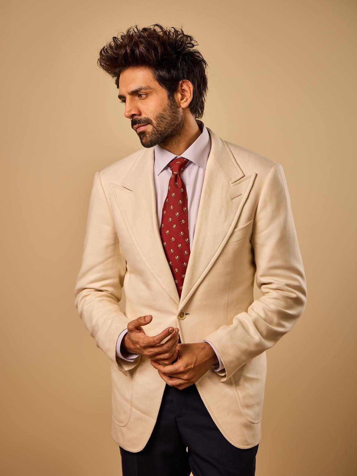 शूटिंग के दौरान कार्तिक आर्यन के घुटने में लगी चोट, अस्पताल में भर्ती, जल्द होगी सर्जरी