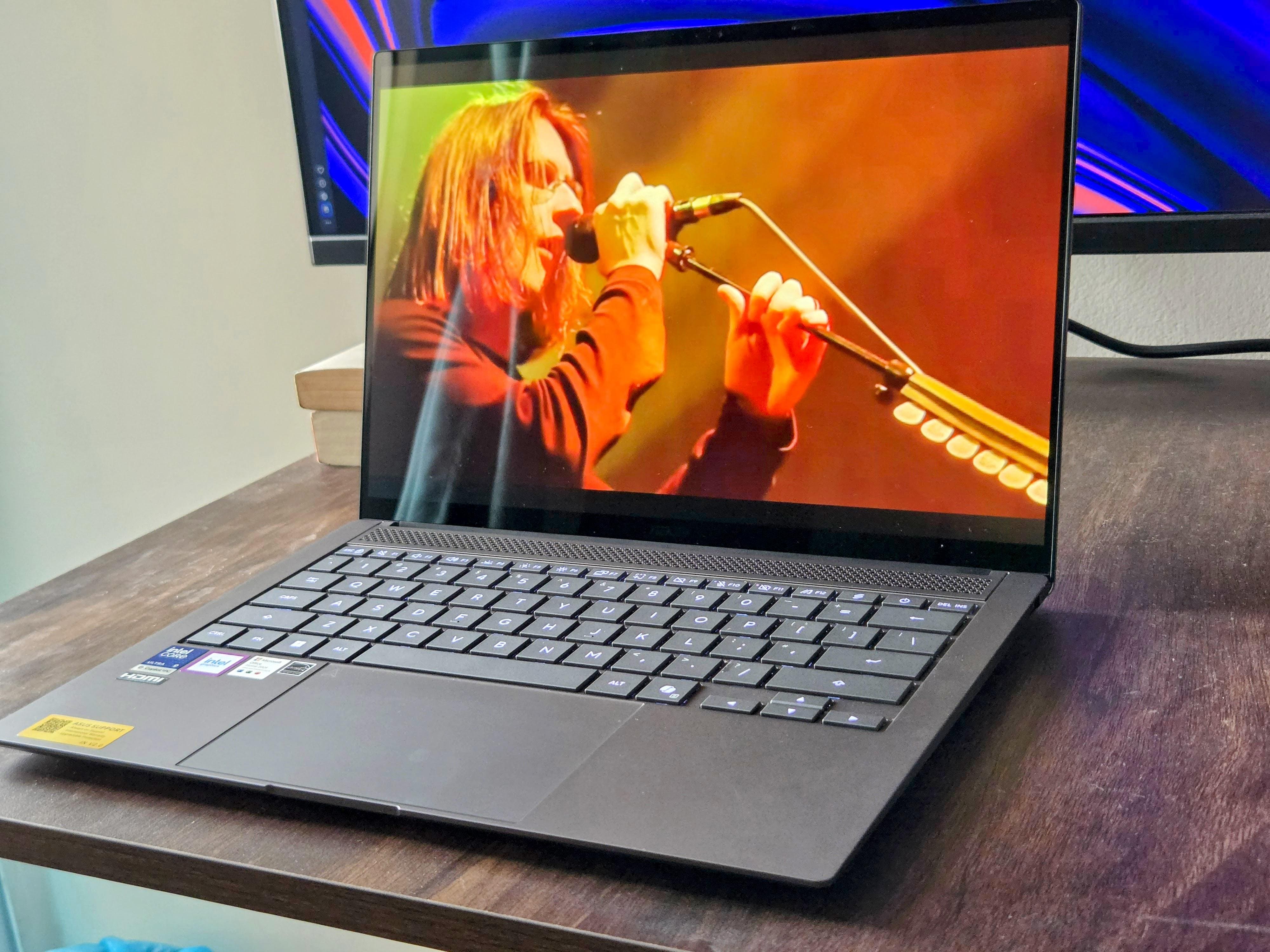 Asus Zenbook S14 Review: Thin Enough To Disappear, Powerful Enough To Be Noticed