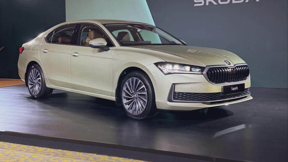 Skoda Superb: 40KM மைலேஜ், 5 ஸ்டார் ரேட்டிங், ப்ரீமியம் டிசைன், வசதிகள் - ஸ்கோடா சூப்பர்ப் வந்தாச்சு - டெலிவரி எப்போ?