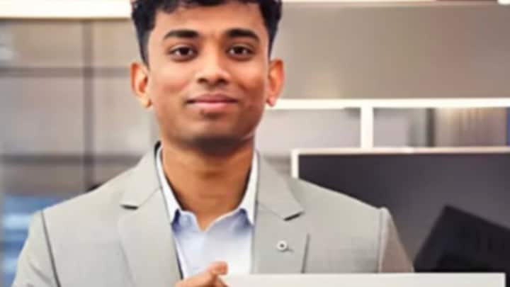 इसके बाद लक्ष्मणन की पढ़ाई एसीसीए तक ही सीमित नहीं रही. इसके बाद उन्होंने सीएफए यानी चार्टर्ड फाइनेंशियल एनालिस्ट की योग्यता भी हासिल की. फिलहाल वह फाइनेंस में मास्टर्स ऑफ साइंस की पढ़ाई कर रहे हैं. इस तरह कम उम्र में ही उन्होंने अकाउंटिंग और फाइनेंस के क्षेत्र में कई प्रोफेशनल योग्यता हासिल की है.
