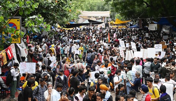 SC Forms Panel To Probe Police Action, Excessive Force At Jantar Mantar Student Protest