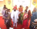 Devendra Fadnavis in Nagpur: कोरोनामुळे आयुष्याचा साथीदार गमावलेल्या तरुणीला आधार दिला; आता देवाभाऊंनी लग्नाला येऊन डोक्यावर अक्षताही टाकल्या